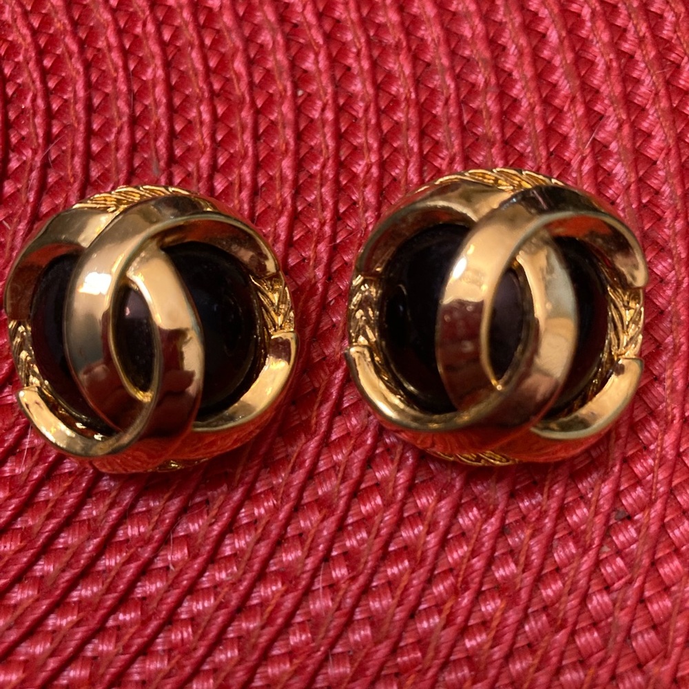 Bundle 5, get 20% off - Vintage Gold and Black Earrings